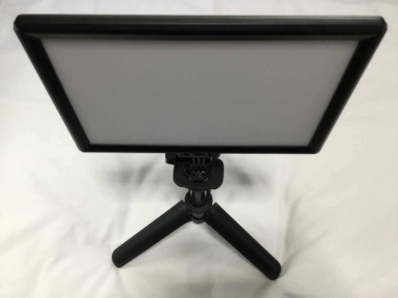 【NEEWER】撮影照明用LEDライト レビュー